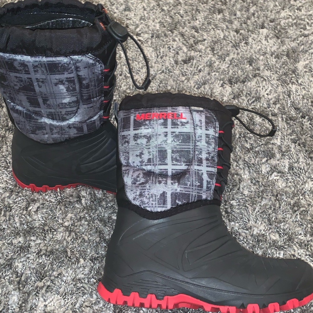 Merrell Boys Snow Quest Waterproof Boots sz 4Y